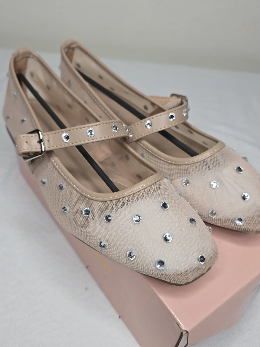 Berness Rhinestone Mary Jane Flats – Nude – Size 9